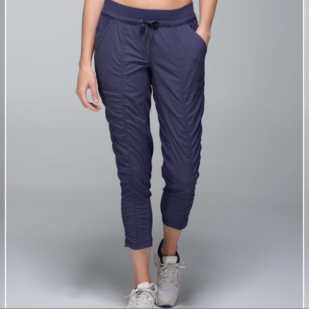 Lululemon street to studio pant like new